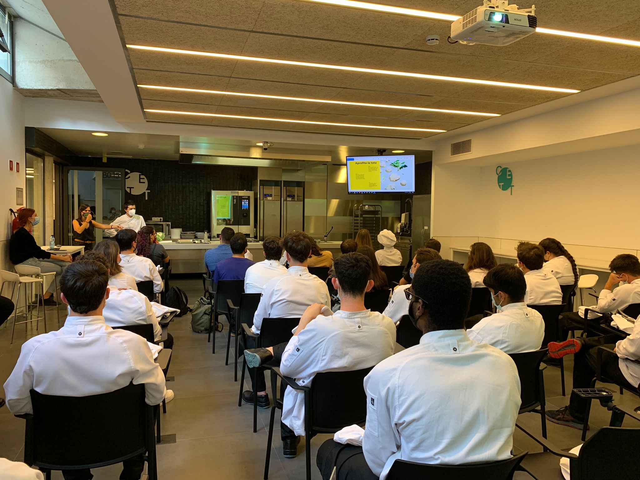 Photography from: El CETT-UB y Espigoladors presentan #CookOnceEatTwice, una campaña contra el desperdicio alimentario | CETT